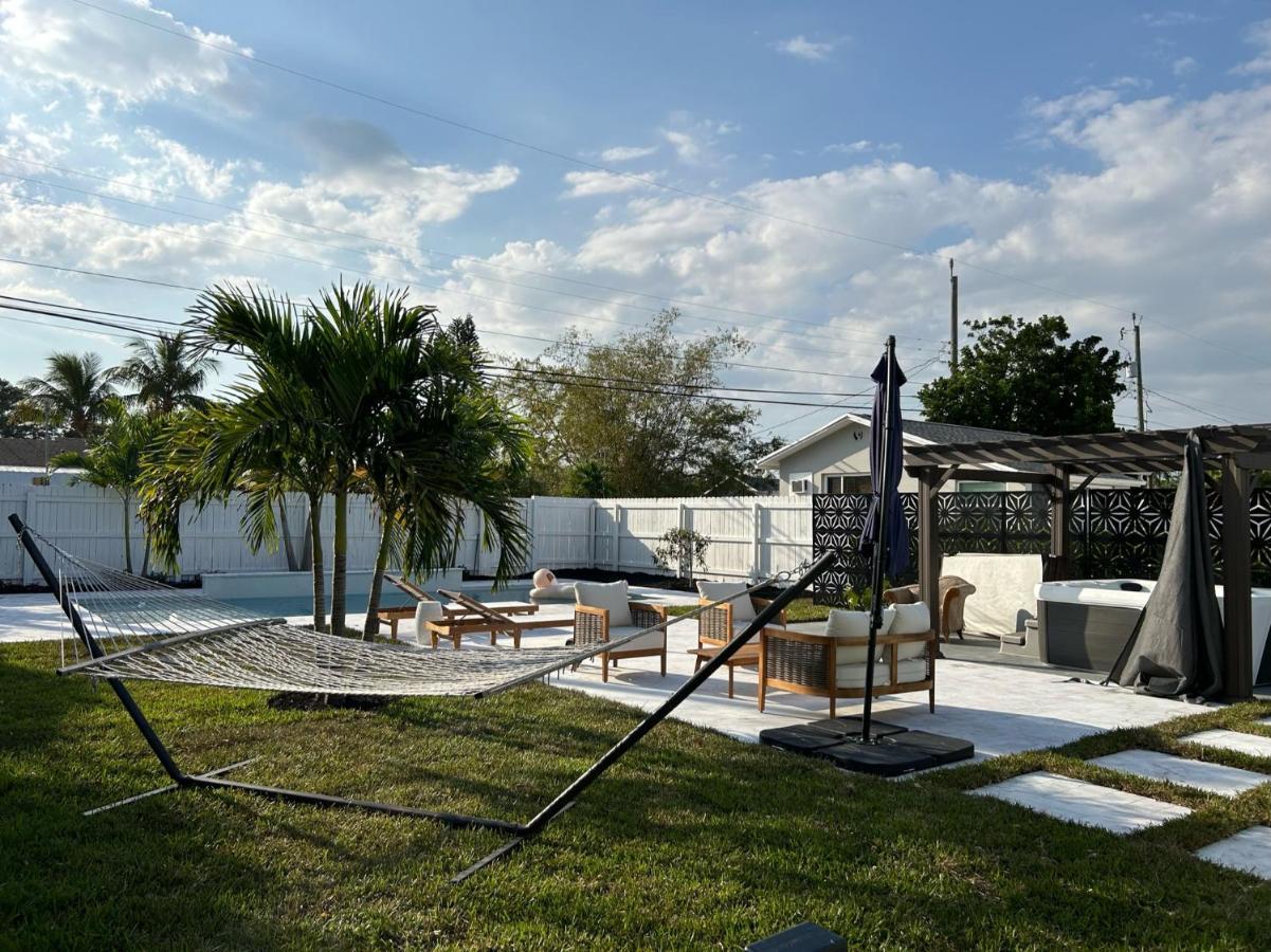 Jungle Cottage With Luxury Pool, Hot Tub And More! 沃思湖 外观 照片