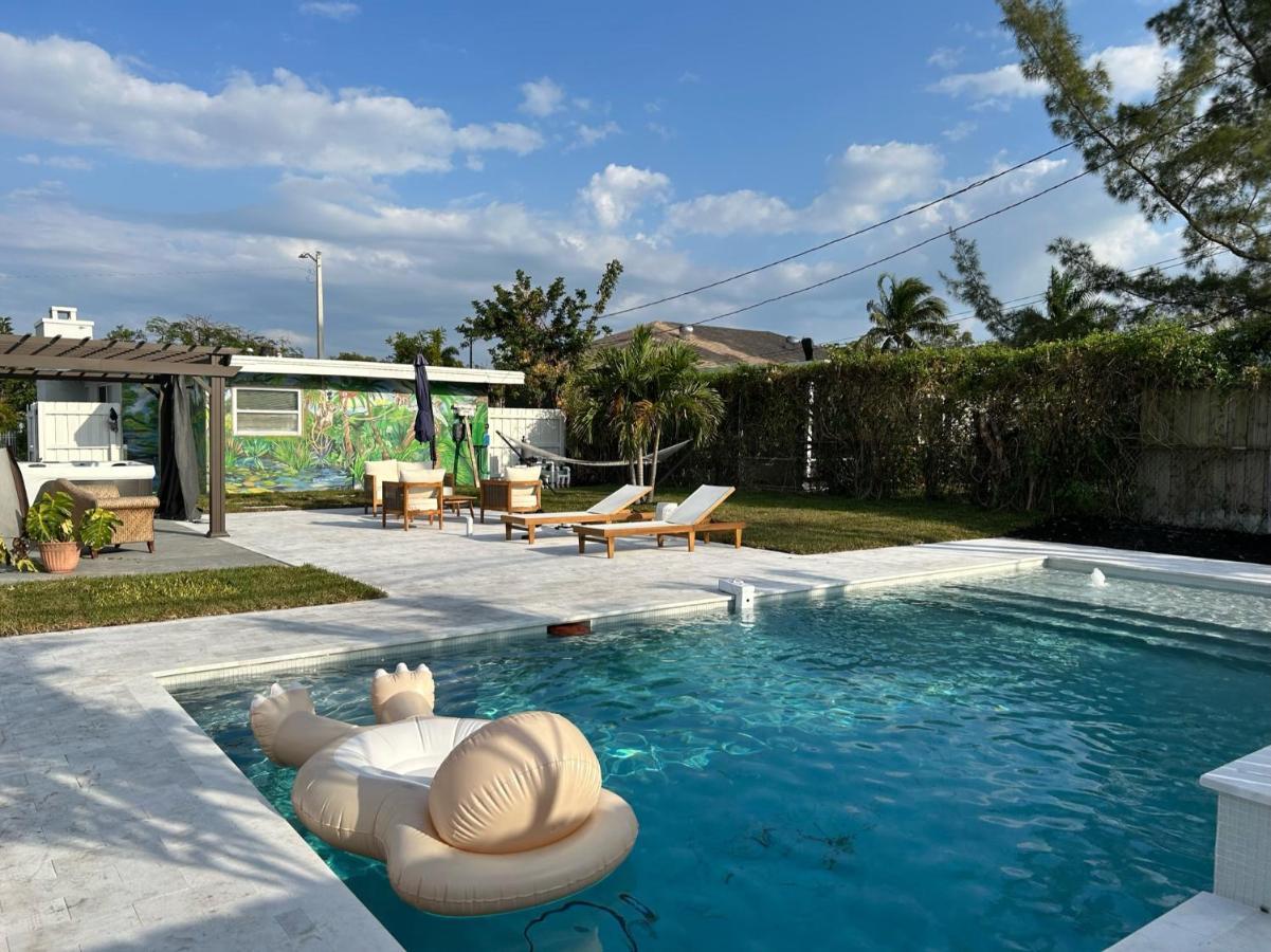 Jungle Cottage With Luxury Pool, Hot Tub And More! 沃思湖 外观 照片